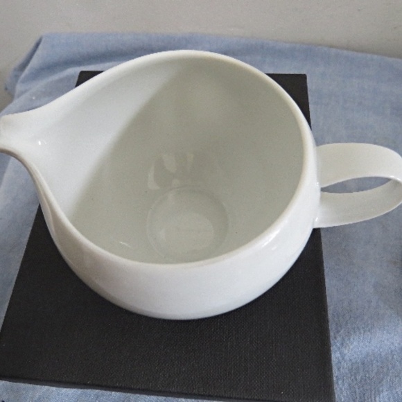 New in Box ROSENTHAL MAGIC FLUTE Sarastro White Creamer Bjorn Winblad - Picture 5 of 10